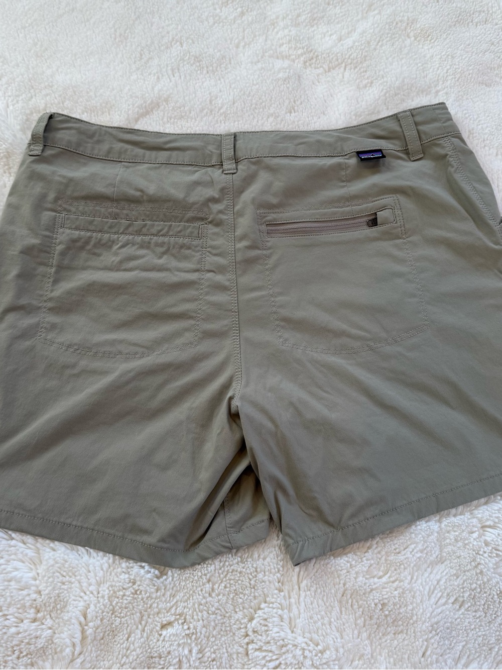 Patagonia Women’s Light Weight Tan Hiking Active Shorts - Size 8 - Picture 2 of 10
